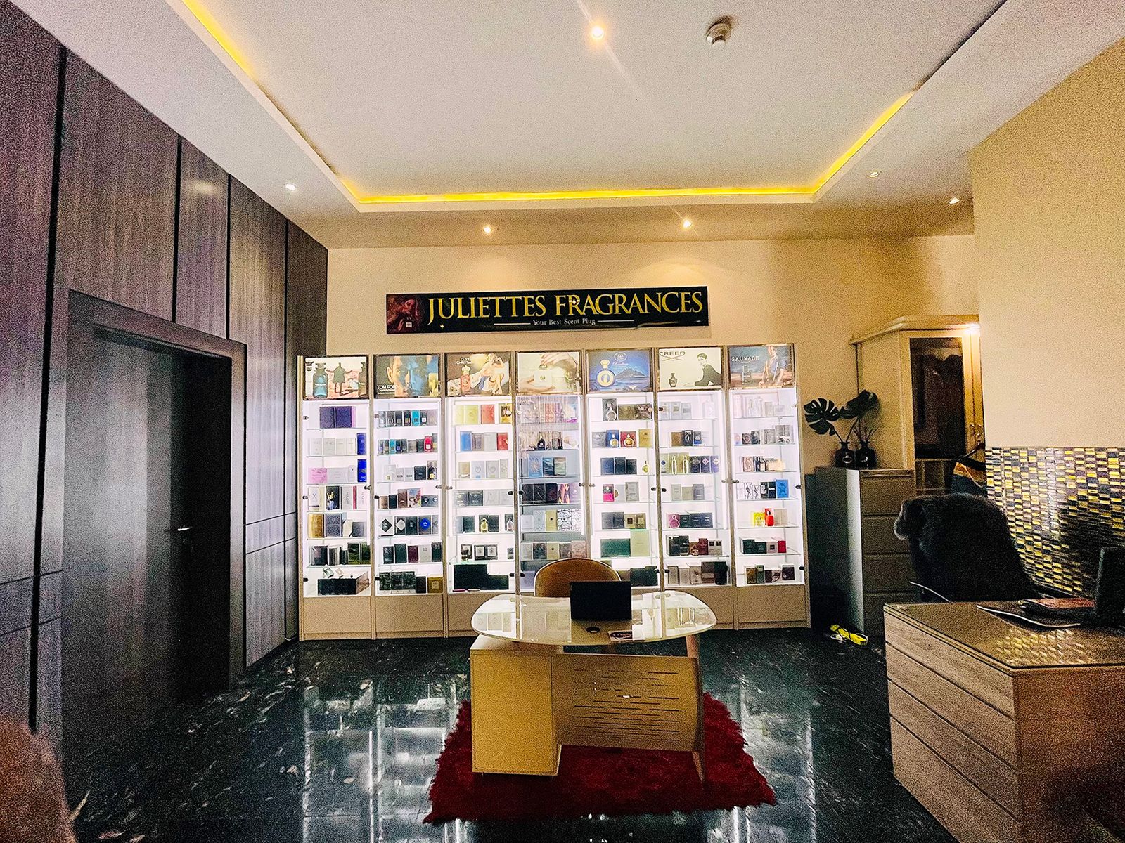 store image